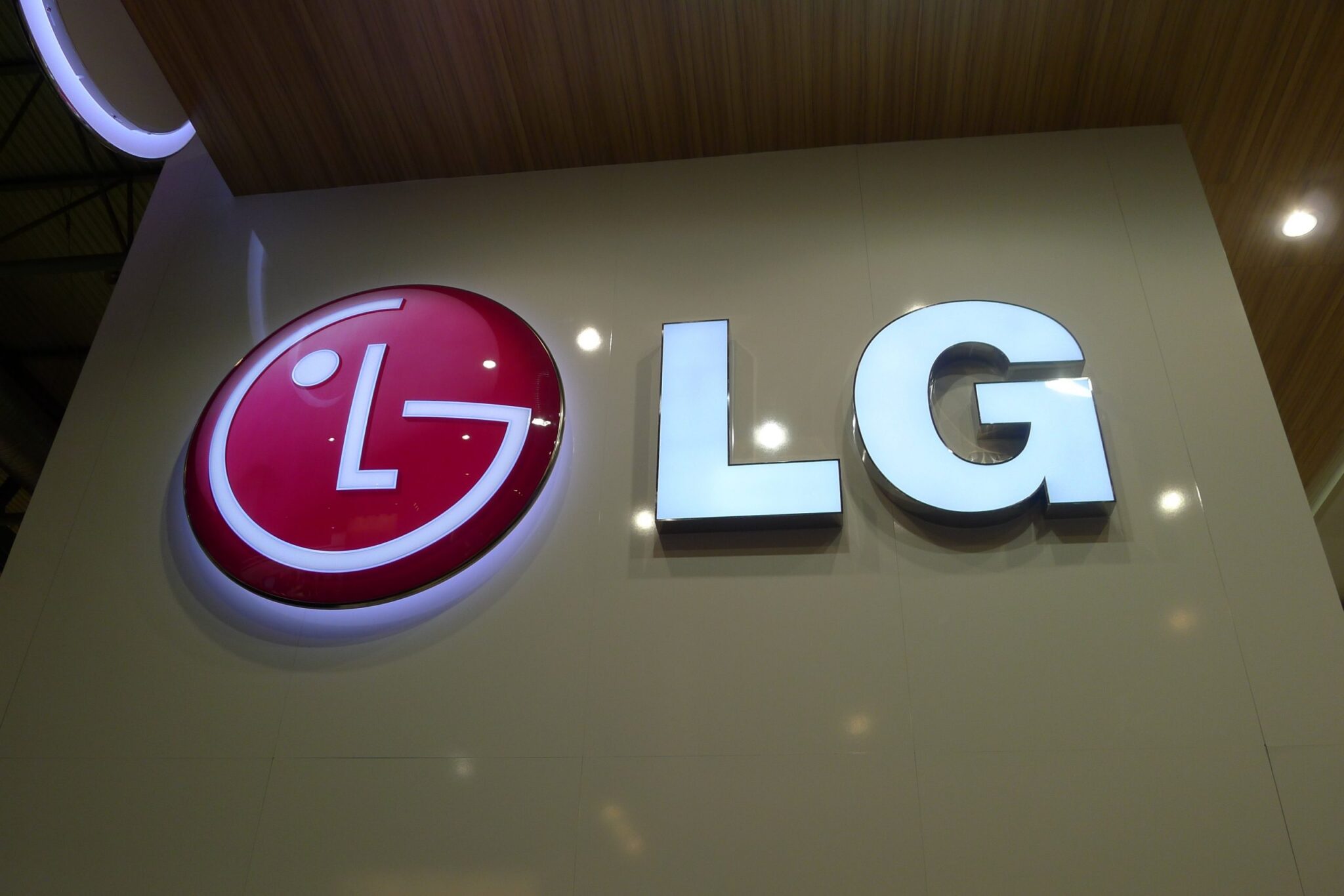 LG
