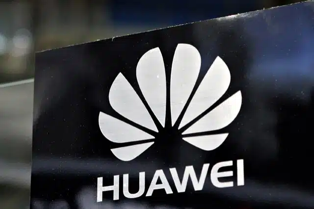 huawei-matebook-mwc-2016-pc-tablet-media