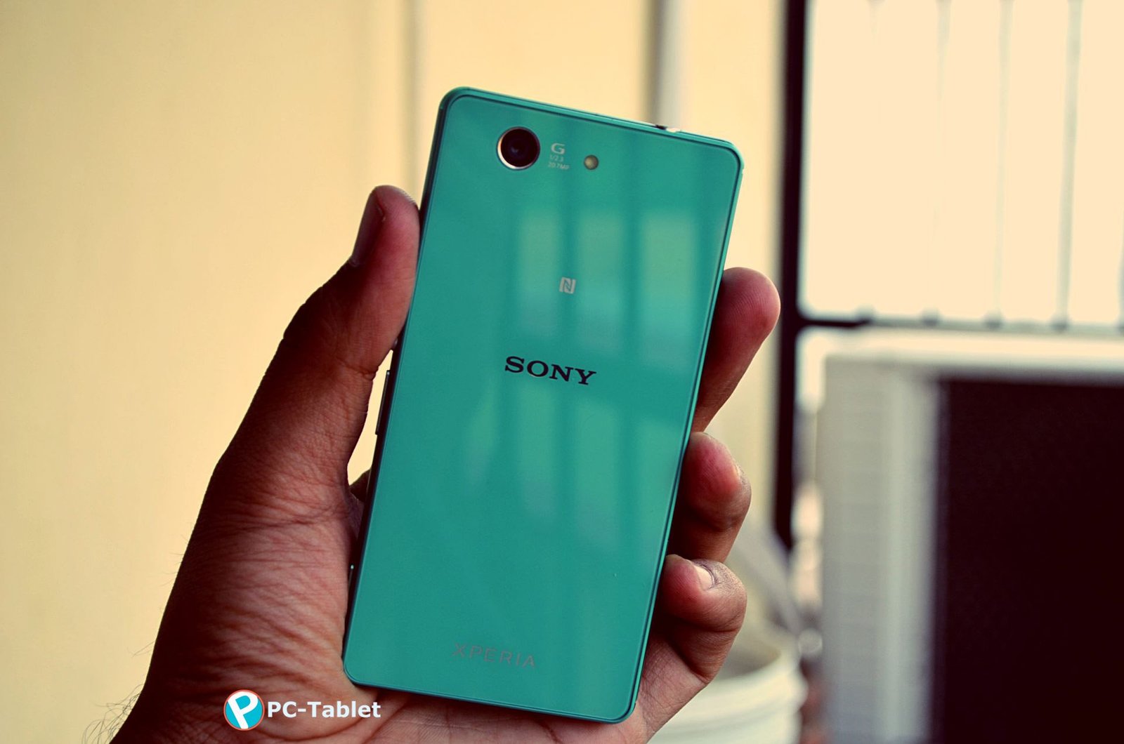 Sony Xperia Z3 Compact Android Hands-on Specifications and Review