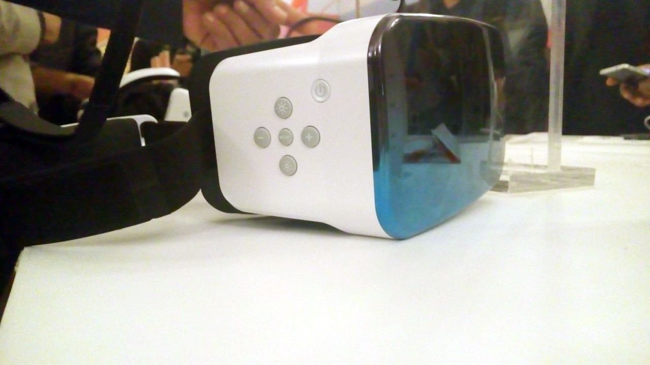 Le3D VR headset