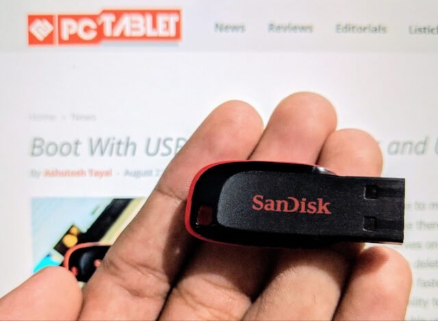USB Drive : Sandisk Pen-drive