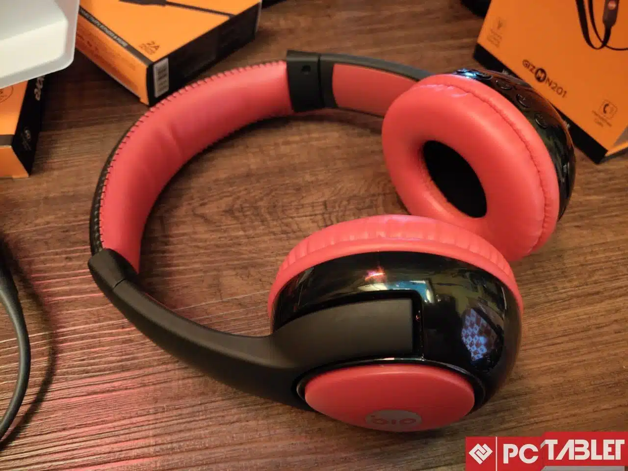 Gizmore BT Headphones 2 marked