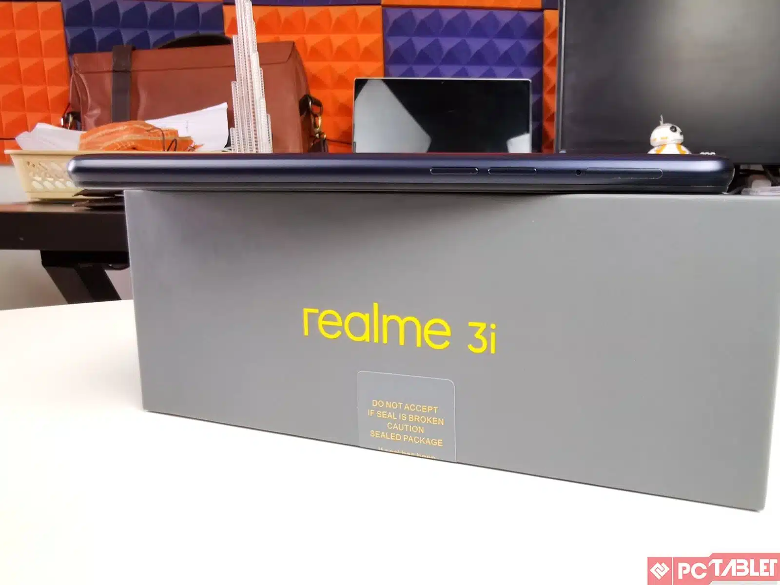 realme 3i 8