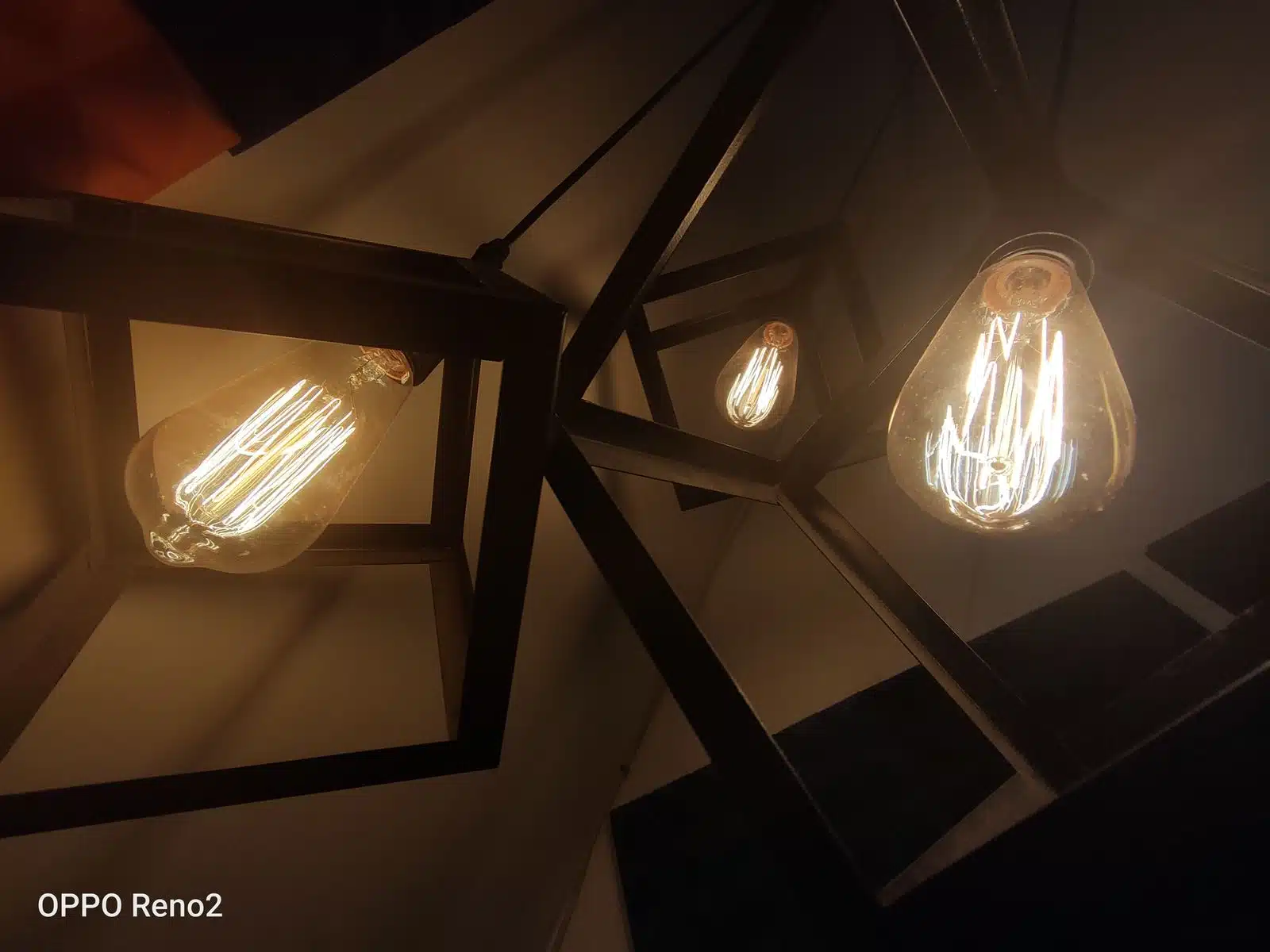 Oppo Reno 2 Review - One gorgeous looking camera beast! 13 Image01 12