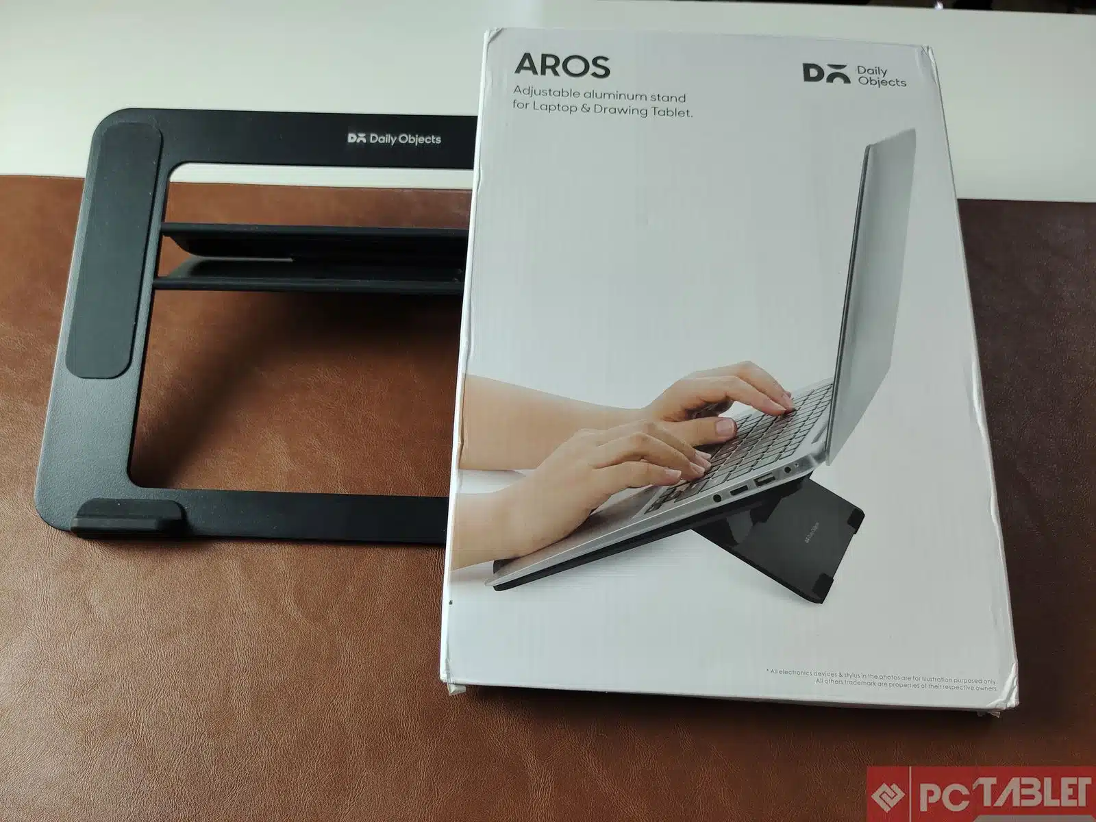 Aros Laptop stand Turf Vegan leather desk mat 1