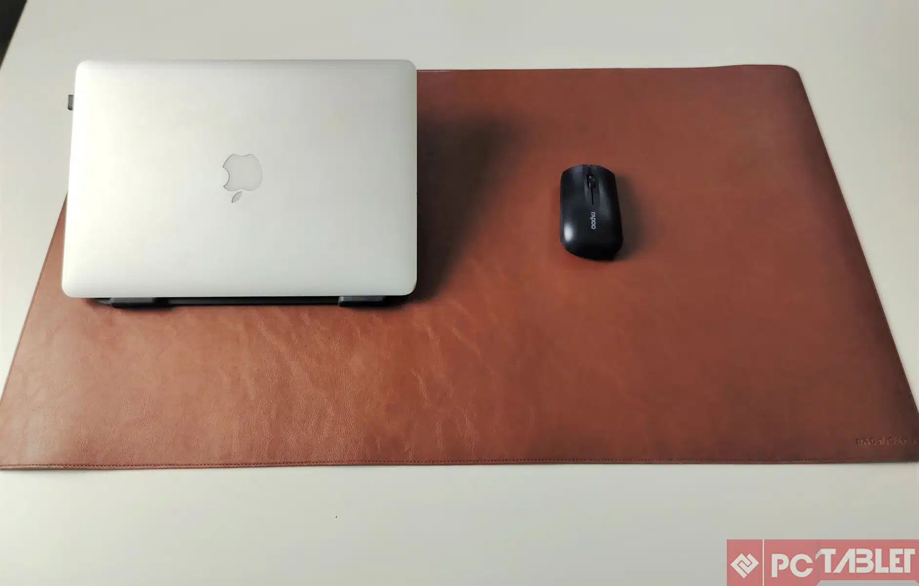 Aros Laptop stand Turf Vegan leather desk mat 2