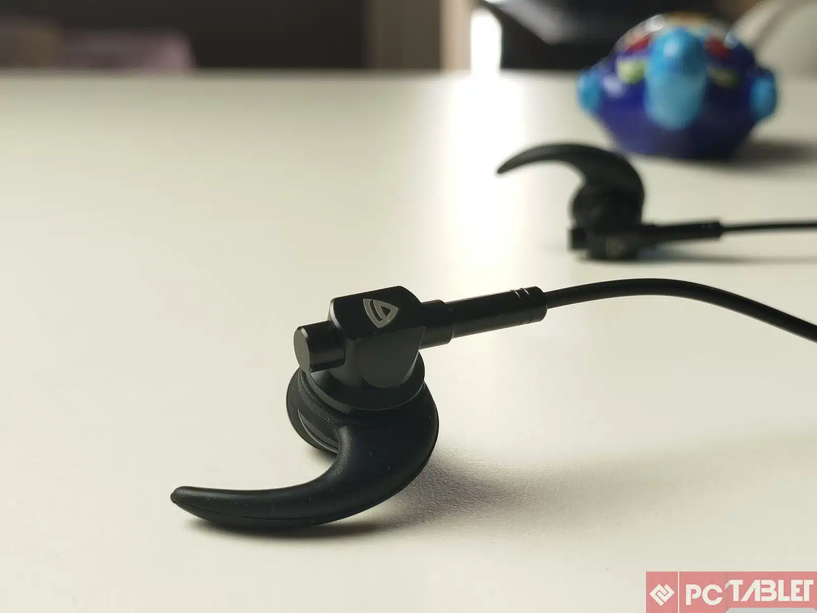RAEGR 250 wireless earphones 4