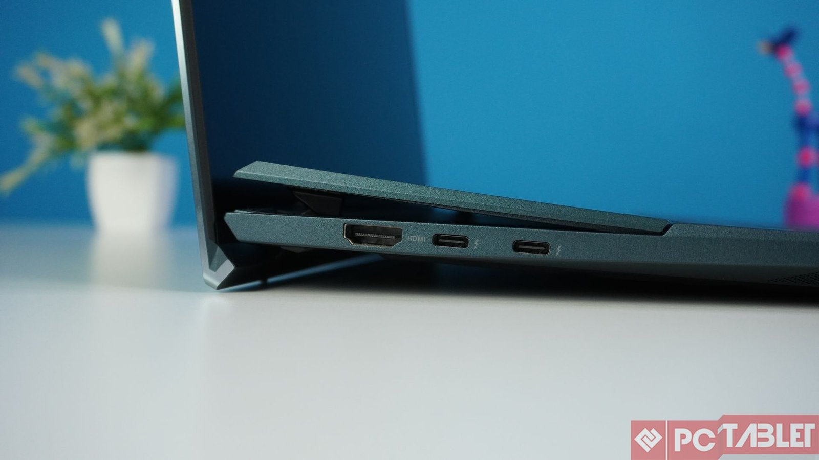 Asus ZenBook Duo 14 UX482E laptop Review 7