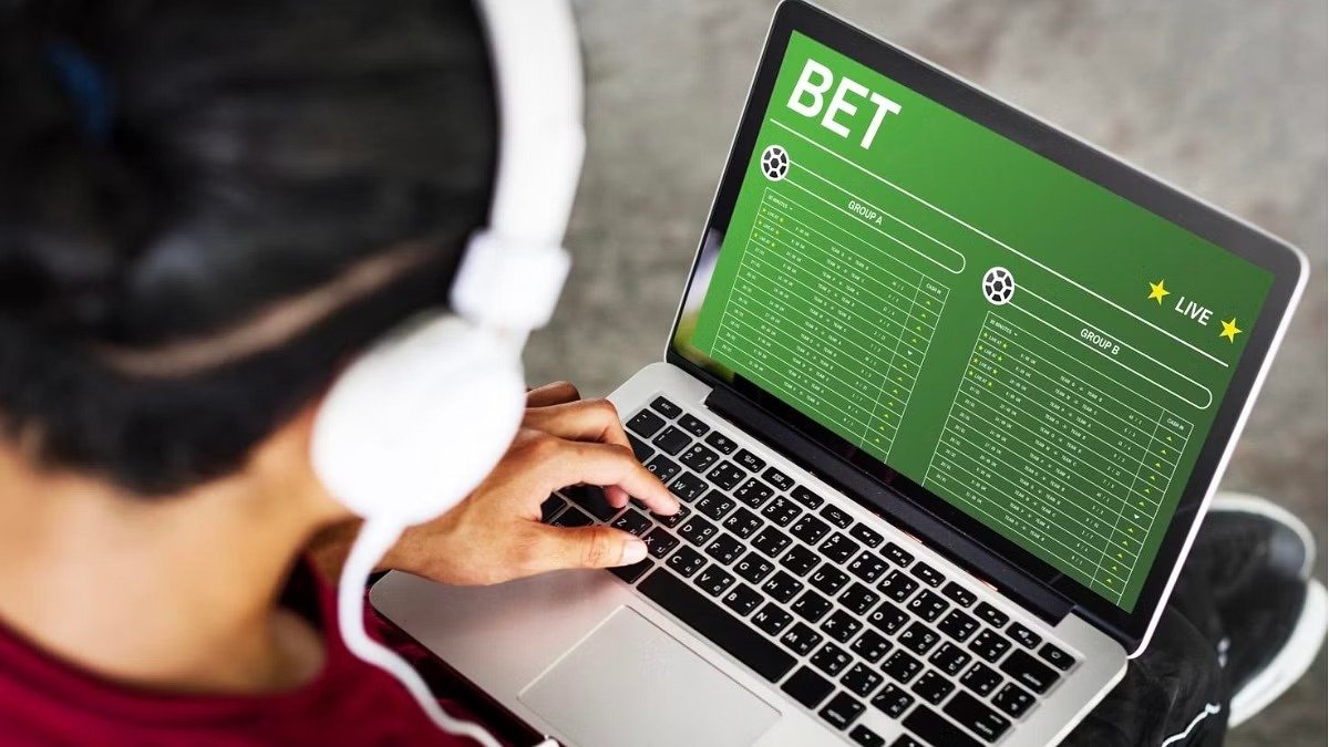 What are the benefits of using a PC for betting?