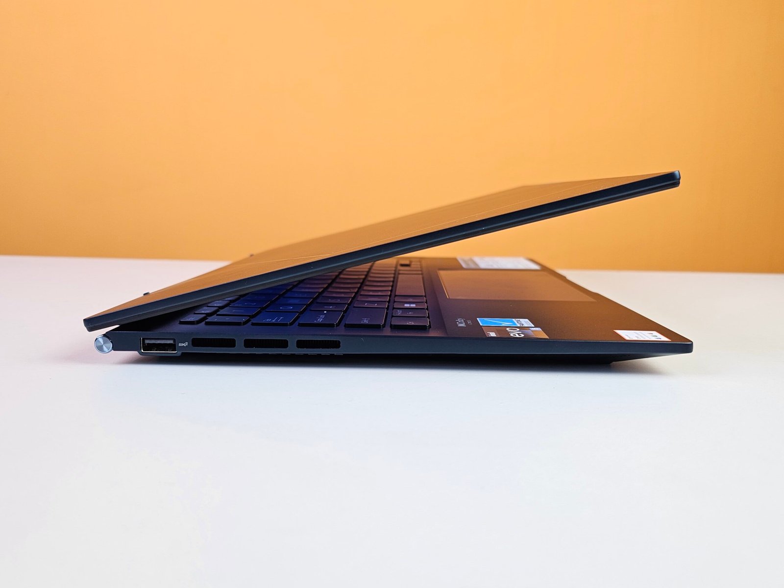 Asus Zenbook 14 OLED 11 scaled