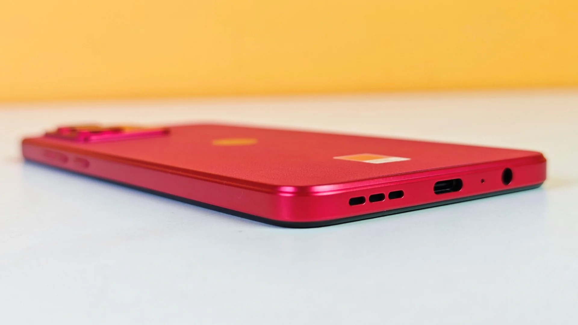 Moto G84 5G Review: A Balanced Performer in the Budget Segment