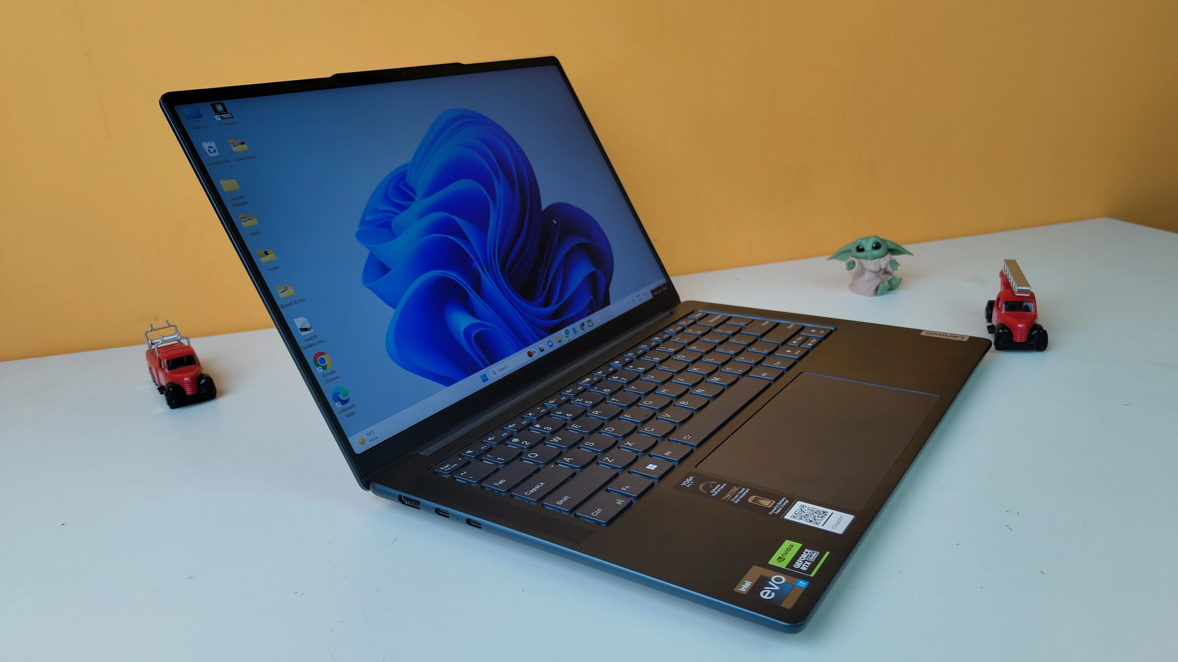 Lenovo Yoga Pro 7 laptop Review