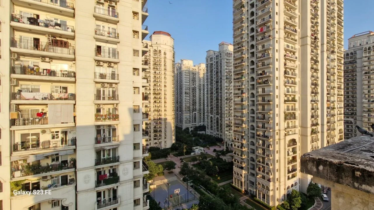 Samsung Galaxy S23 FE Review - A stepping stone