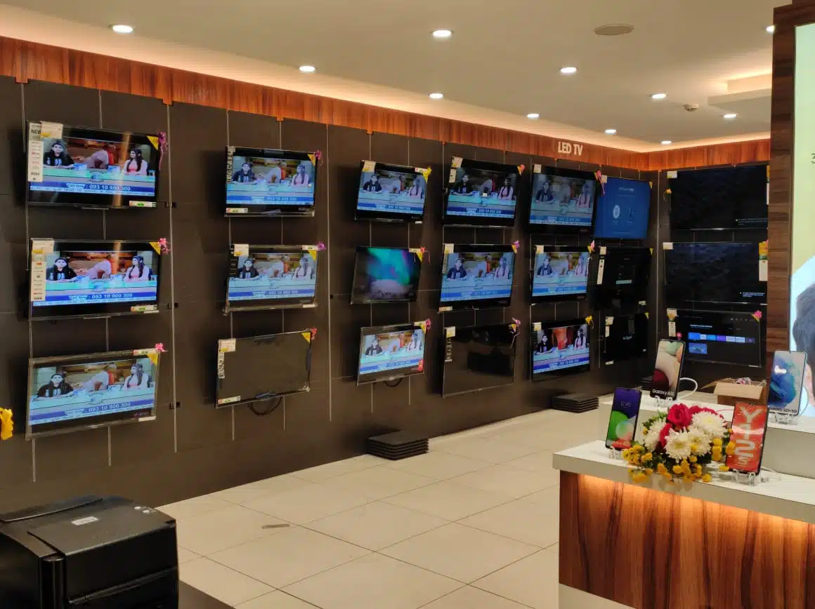 Lotus Electronics Presents Unbeatable Deals in Black Friday Extravaganza with Up to 70% Off