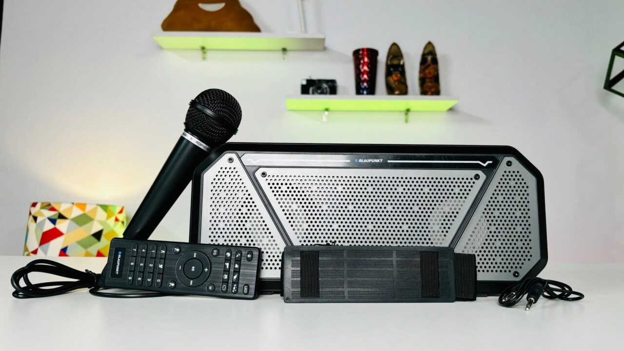 Blaupunkt BB25 Boombox Review: Big Sound in a Small Package 3 Blaupunkt BB25 Boombox Review Big Sound in a Small Package