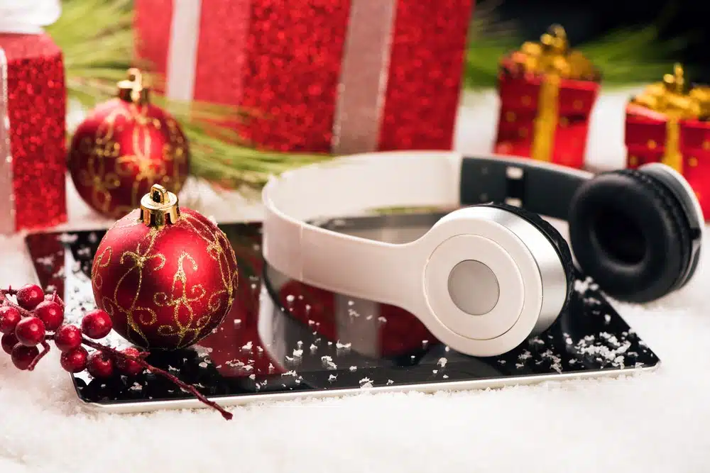 5 Tech-Infused Gifts Under 10k to Wow Your Valentine