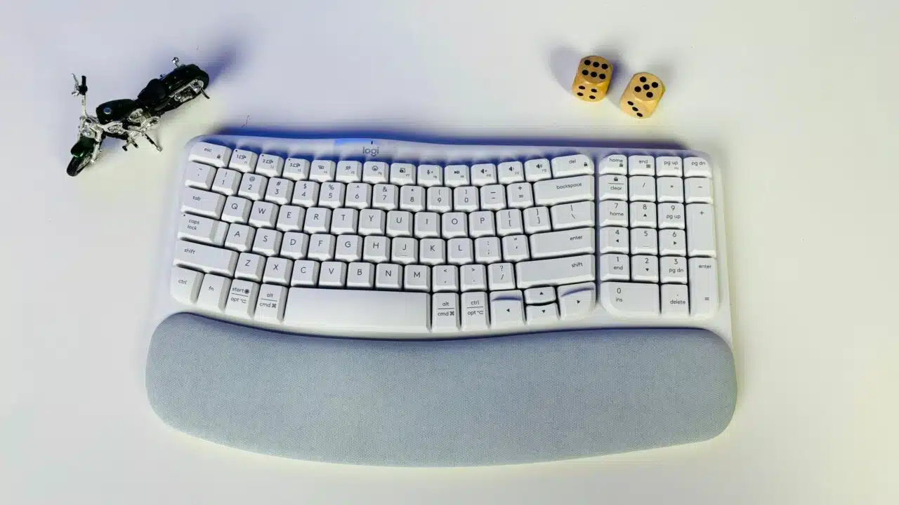 Logitech Wave Keys Keyboard Review - An ergonomic heaven! 7 Logitech Wave Keys Review