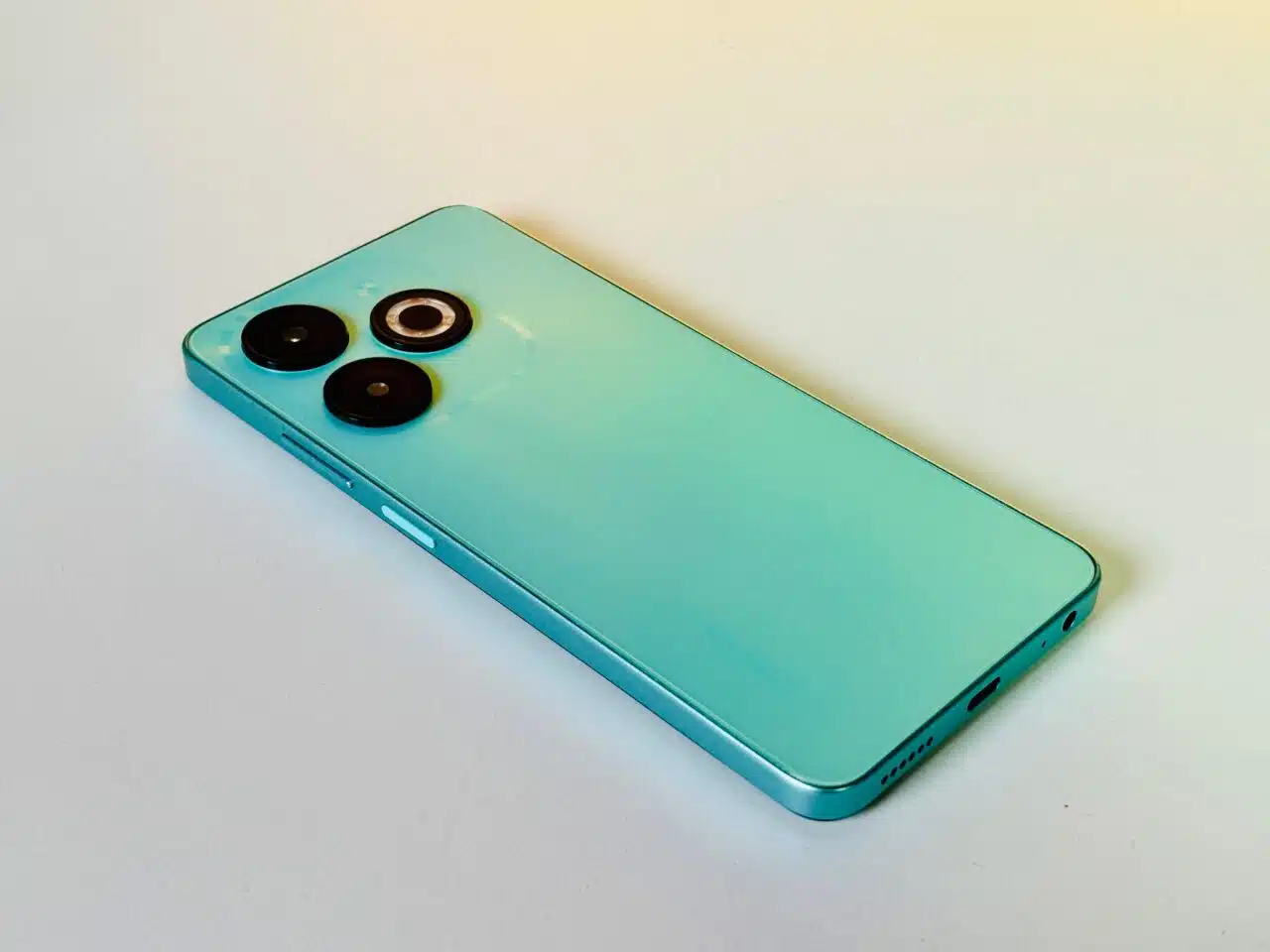 Infinix Smart 8 HD Review - iPhone Envy on a Budget 7 Infinix Smart 8 HD Review