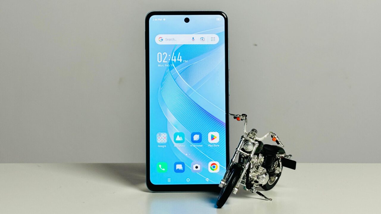 Infinix Smart 8 Review - iPhone dreams on a budget