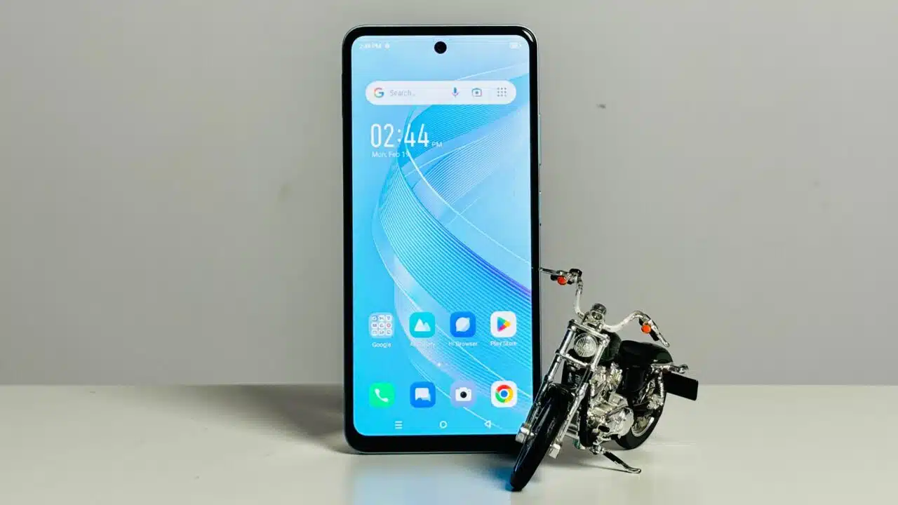 Infinix Smart 8 Review - iPhone dreams on a budget