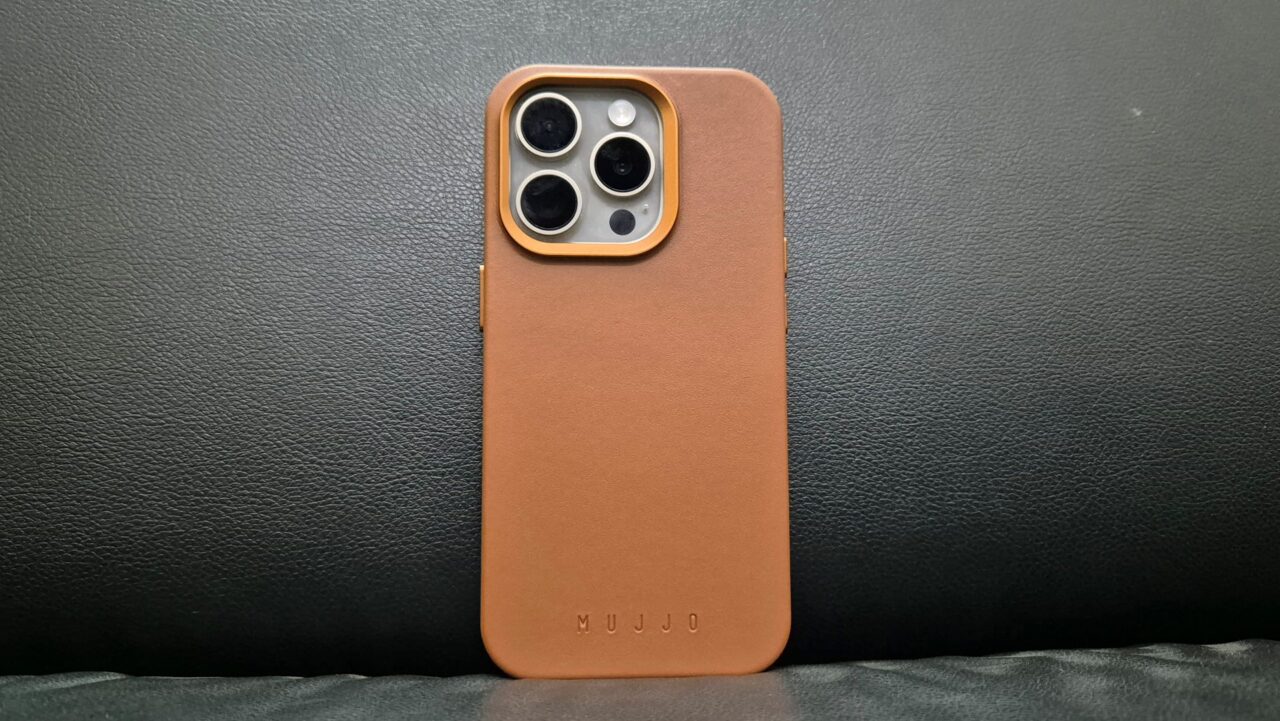Mujjo Full Leather Case Review for iPhone 15 Pro