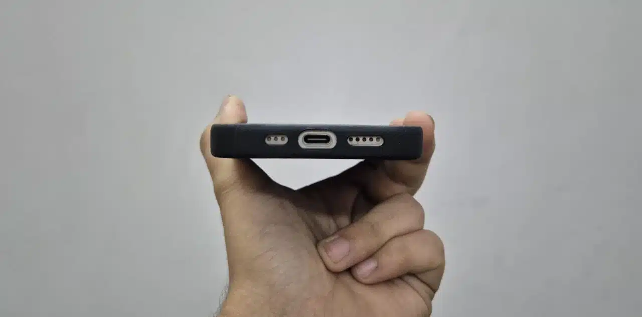 Mujjo Full Leather Case Review for iPhone 15 Pro
