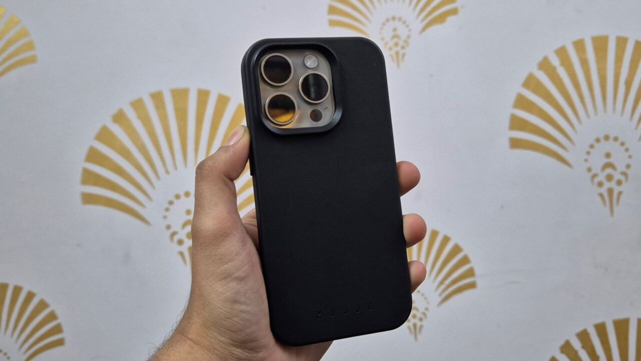 Mujjo Full Leather Case Review for iPhone 15 Pro