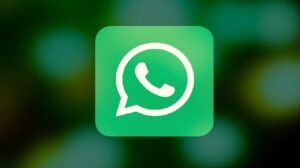 WhatsApp's Swipeable Navigation Bar Makes a Comeback on Android