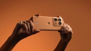 Motorola Reintroduces the Wooden Aesthetic with Its Latest Edge Series