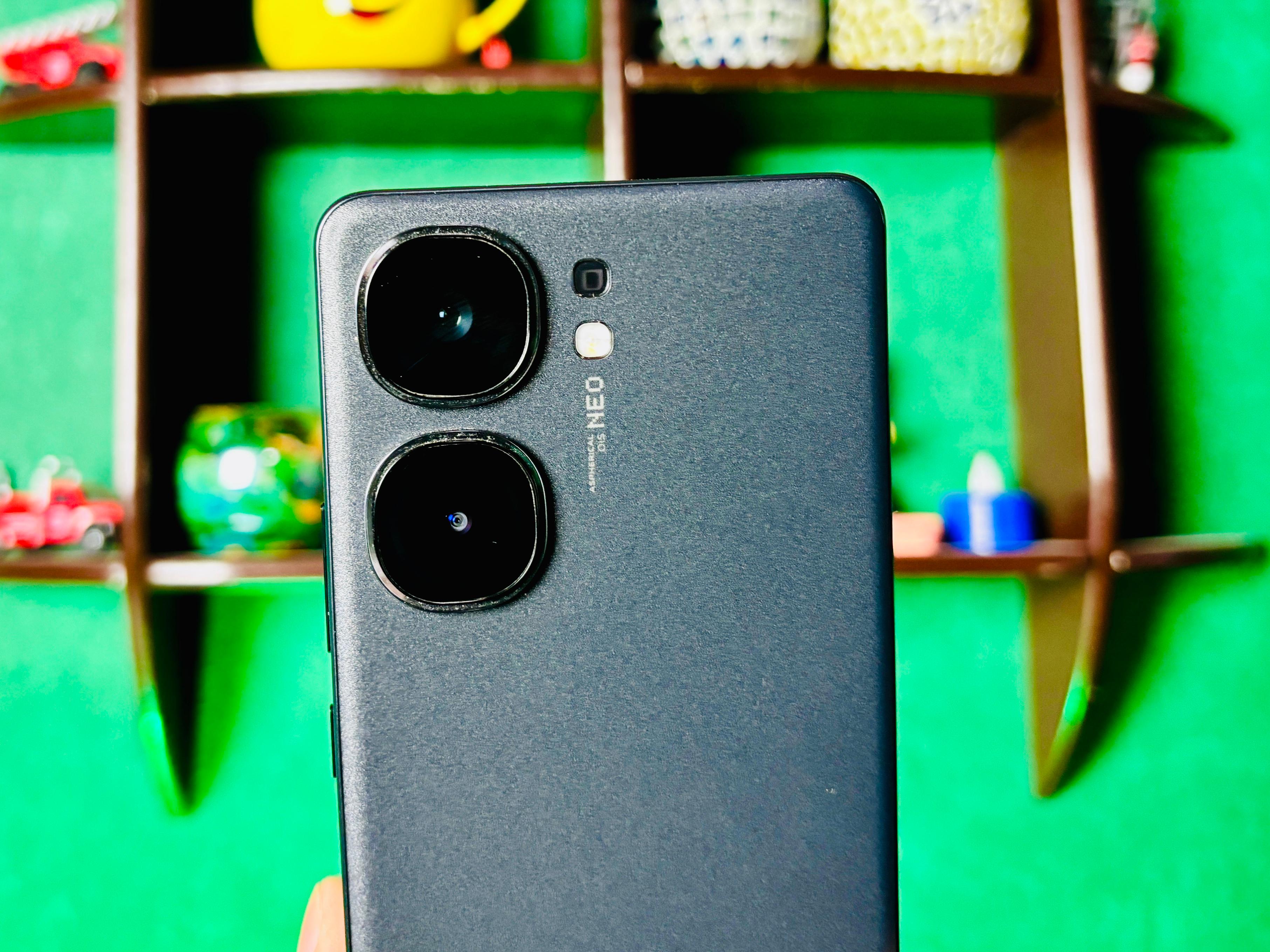 iQOO Neo 9 Pro Review (8)