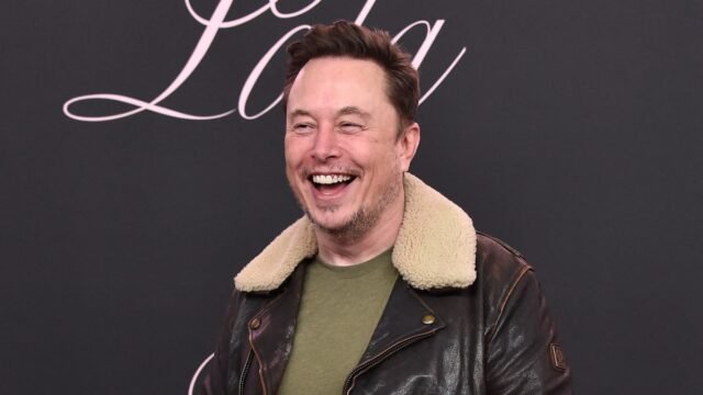Elon Musk Endorses Jon Stewart’s Candid Take on Presidential Candidates’ Age Concerns