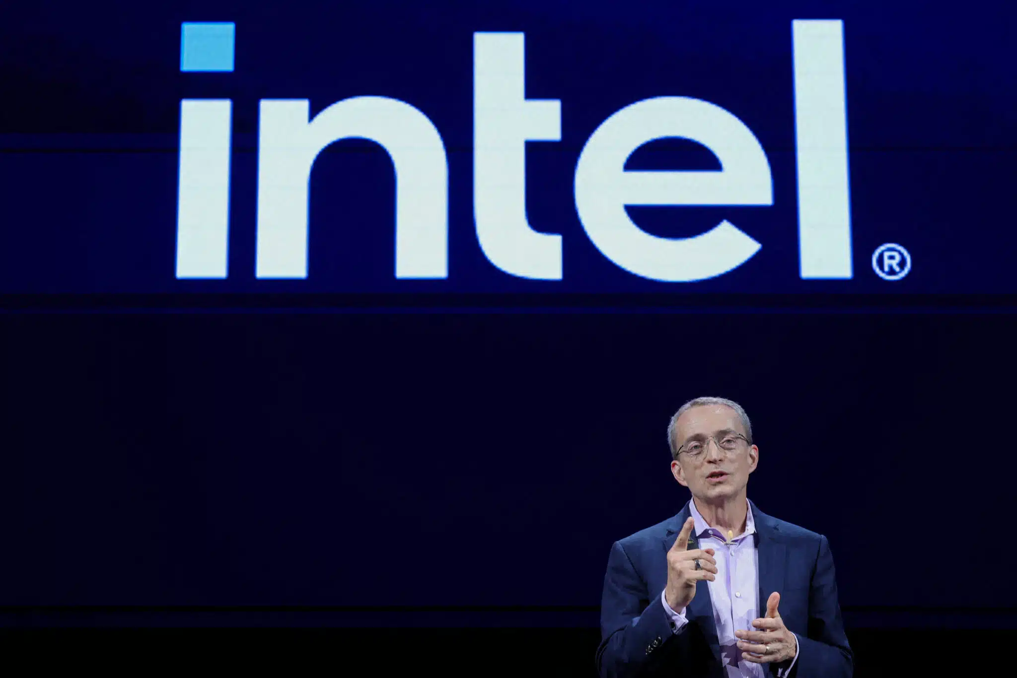 Intel Battles AMD with New Data Center Chips