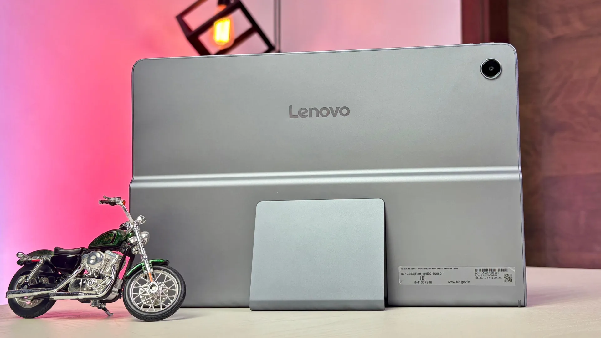 Lenovo Tab Plus First Impressions: JBL Audio Steals the Show in This Multimedia Tablet 2 Lenovo Tab Plus First Impressions