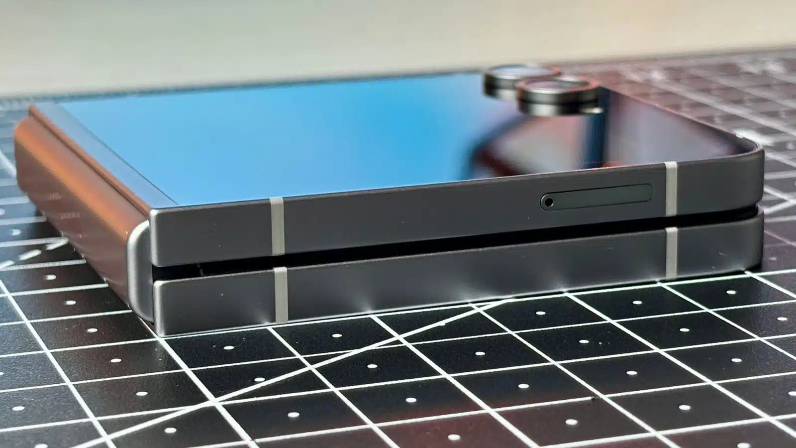 Samsung Galaxy Z Flip6 Review