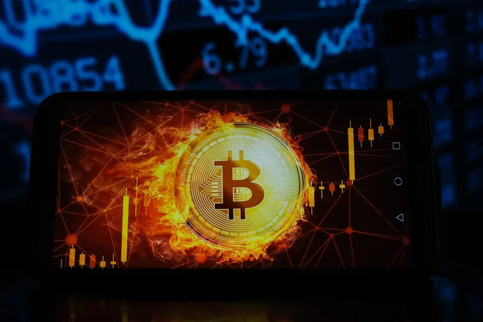 BlackRock's Fed Warning Shakes Crypto World as Bitcoin Price Crash Looms