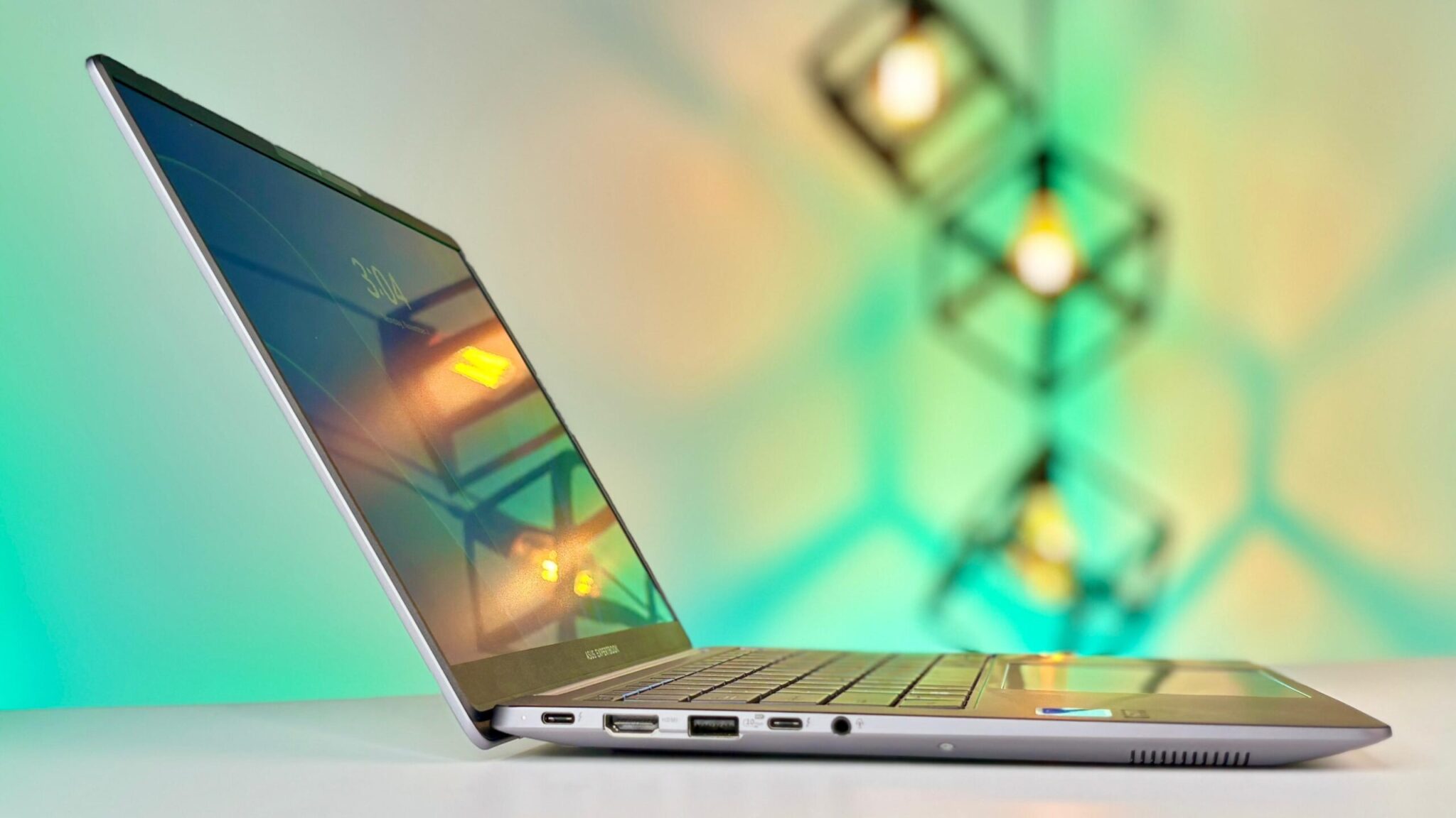 ASUS ExpertBook P5 Review: A Lightweight Powerhouse for Business Professionals 3 ASUS ExpertBook P5 Review: A Lightweight Powerhouse for Business Professionals