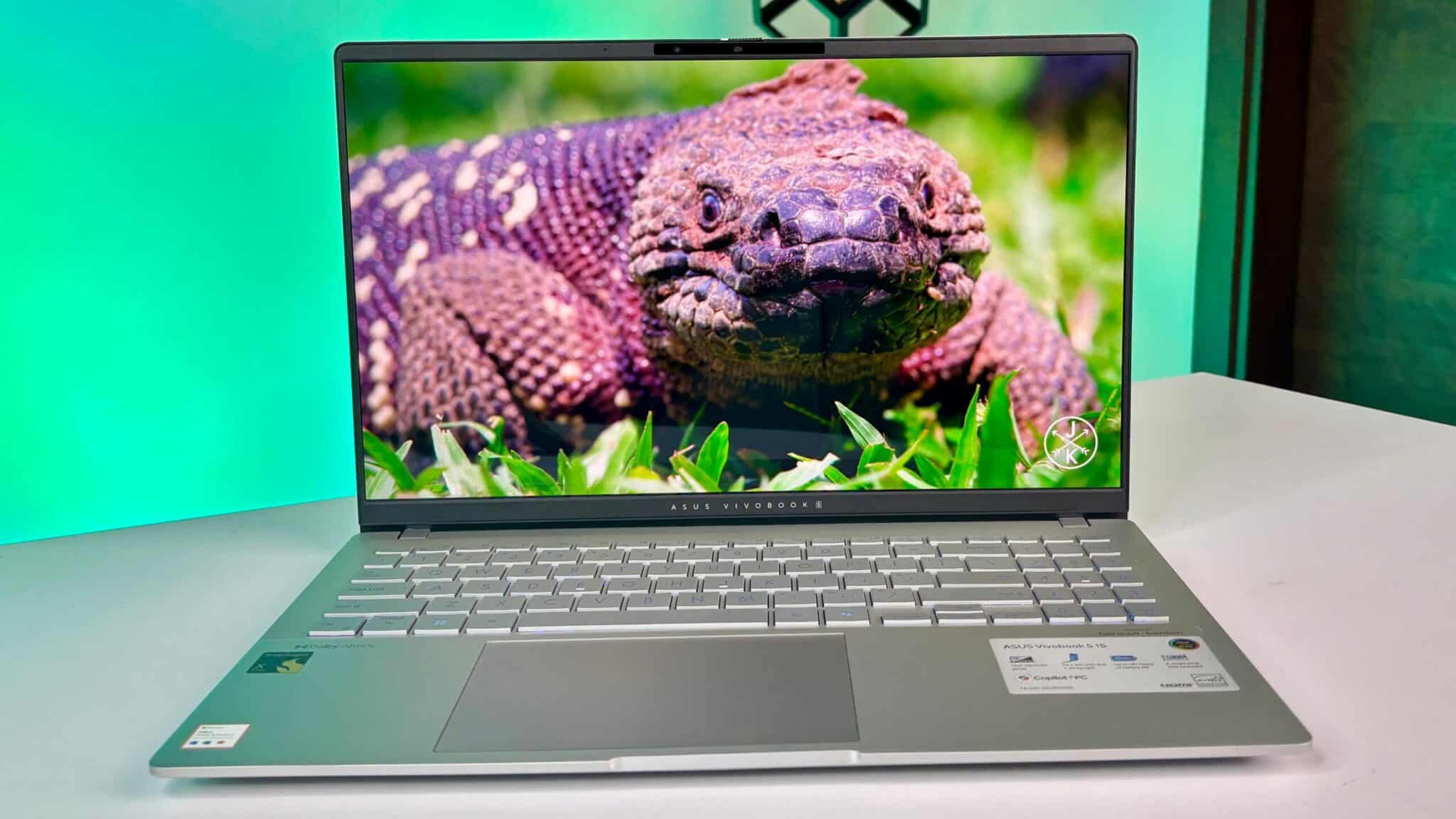 ASUS Vivobook S 15 OLED Review