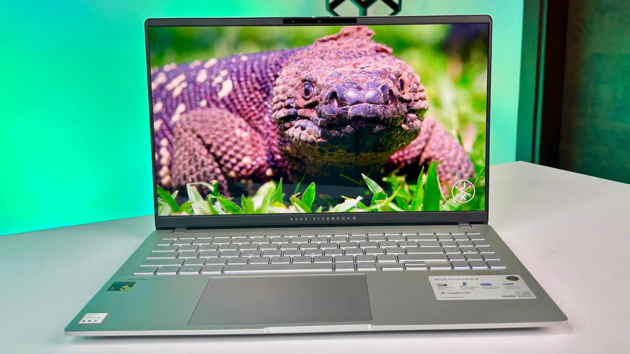 ASUS Vivobook S 15 OLED Review