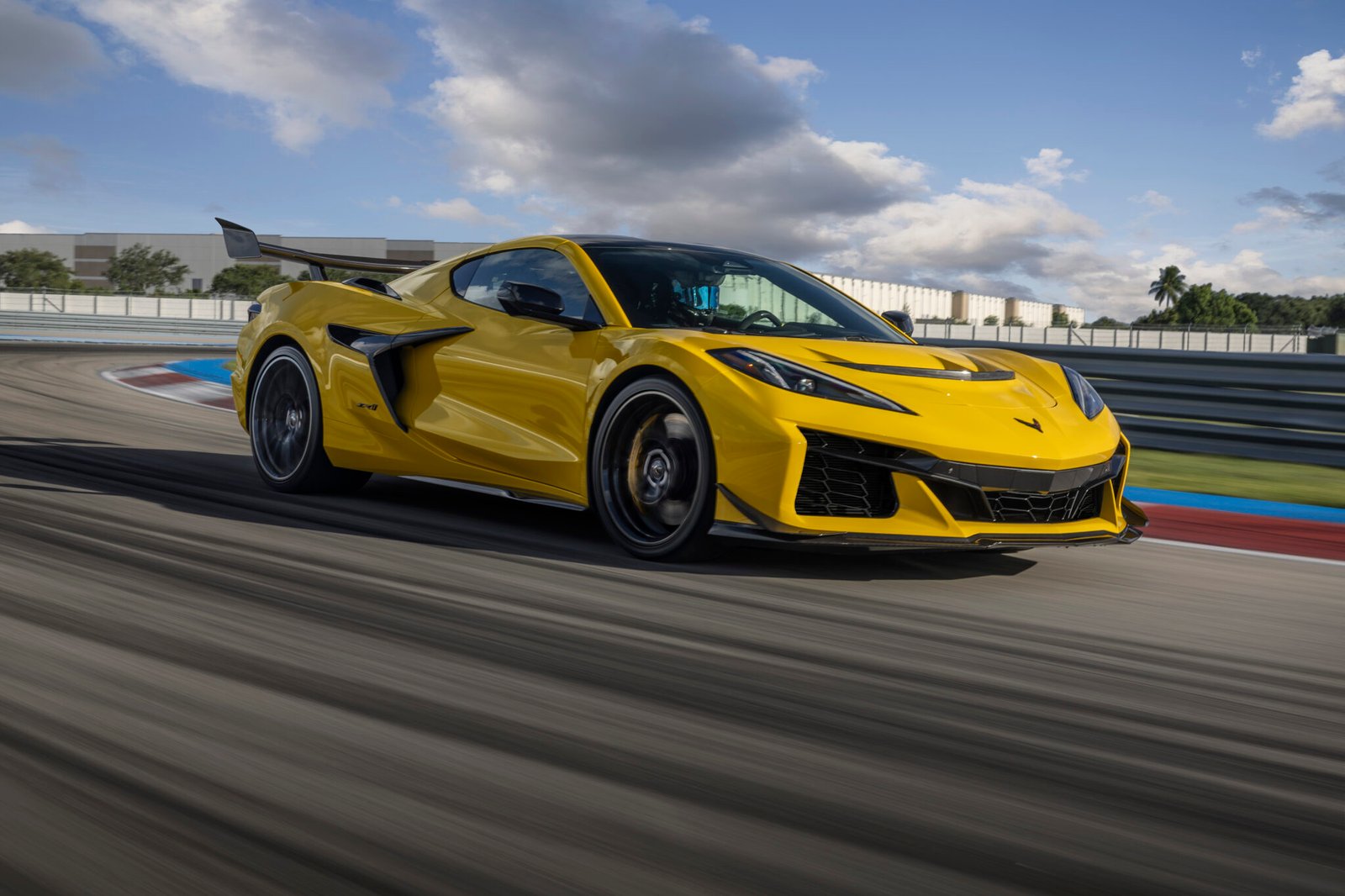 2025 Chevy Corvette ZR1 Reaching 60 MPH in a MindBending 2.3 Seconds