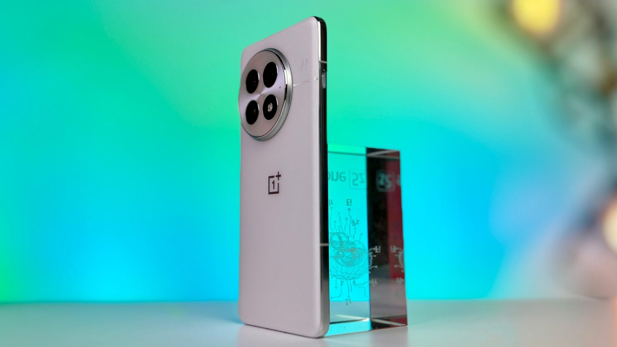 OnePlus 13 Review: Pushing the Boundaries of Flagship Excellence 3 OnePlus 13 Review