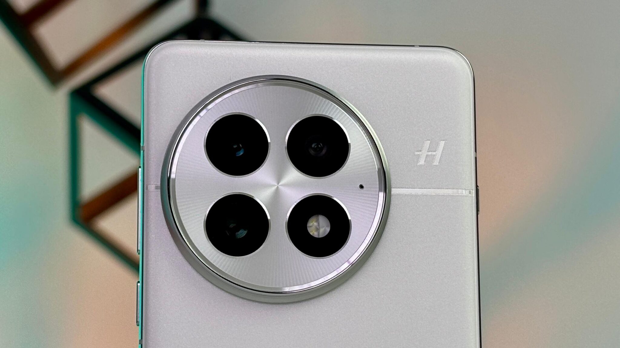 OnePlus 13 Review: Pushing the Boundaries of Flagship Excellence 5 OnePlus 13 Review