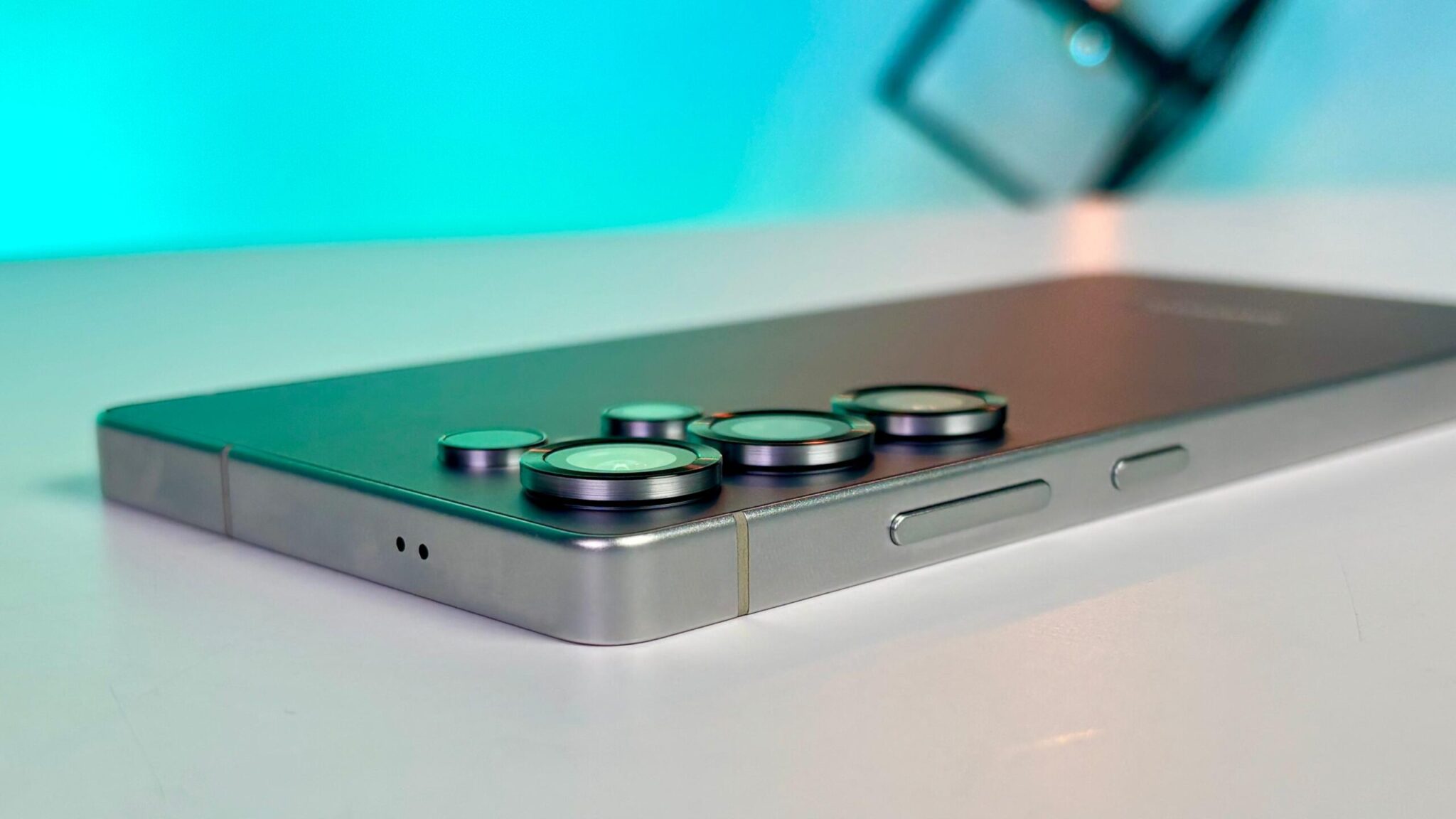 Samsung Galaxy S25 Ultra Review: A Masterclass in Smartphone AI Innovation 4 Samsung Galaxy S25 Ultra Review