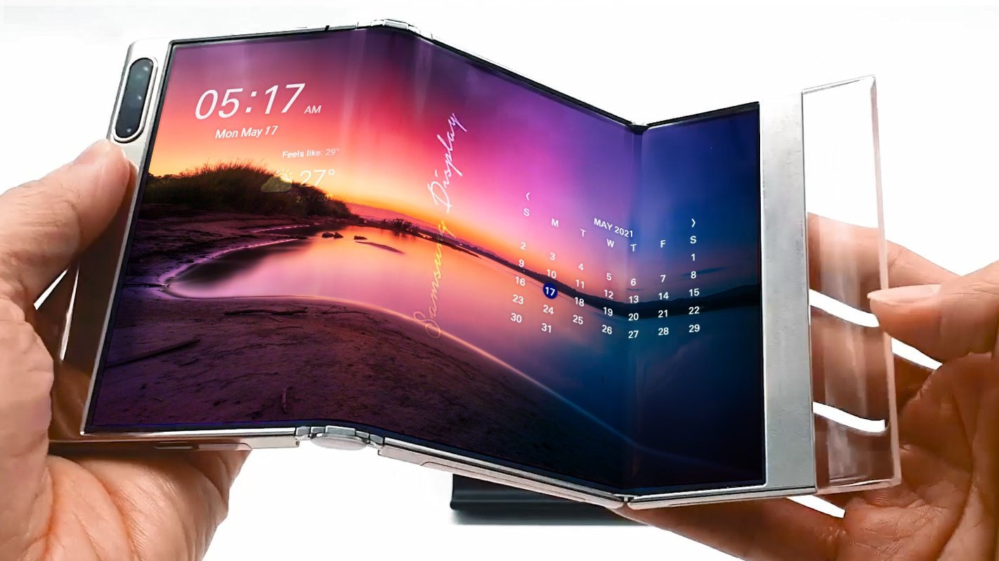 Samsung Unveils a Game-Changing Stretchable Display That Brings 2D Content to Life in 3D