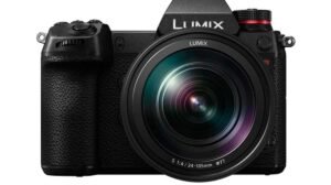 Panasonic Unveils LUMIX S1RII