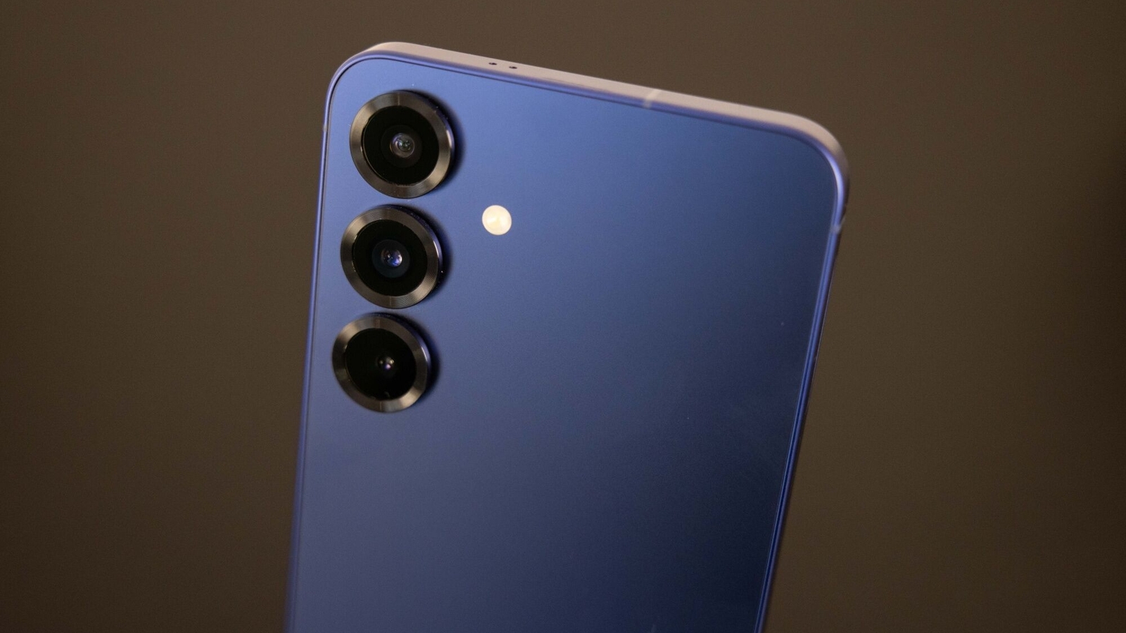 Samsungs-One-UI-7-Update-Coming-Soon-to-Galaxy-S24-S23-Series.j