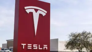 Tesla Executives Offload Over $100 Million