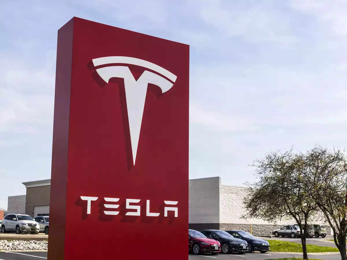 Tesla Executives Offload Over $100 Million