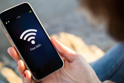 Does-Connecting-to-Free-Wi-Fi-Put-Your-Bank-Account-at-Risk