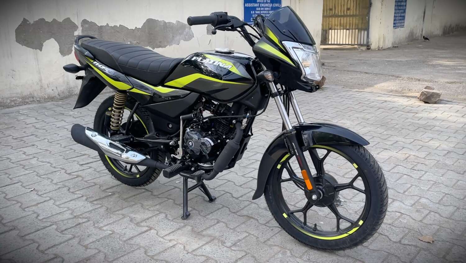 First Real-World Images of the 2025 Bajaj Platina 110 Spark Excitement!