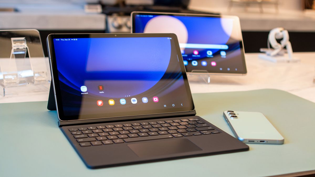 Galaxy Tab S10 FE Series Boasts Stunning Displays, Water Resistance, and S Pen Magic!